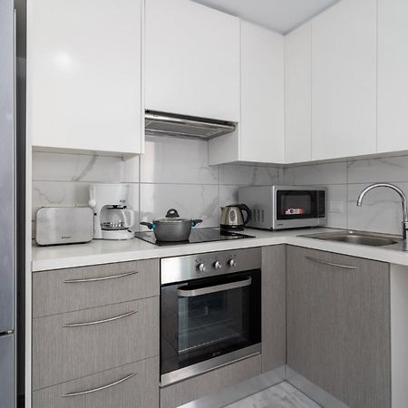 Oyster 1-Br Apt In Larnaca Buitenkant foto