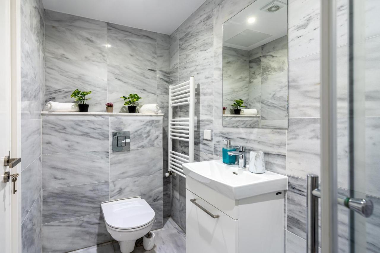 Oyster 1-Br Apt In Larnaca Buitenkant foto
